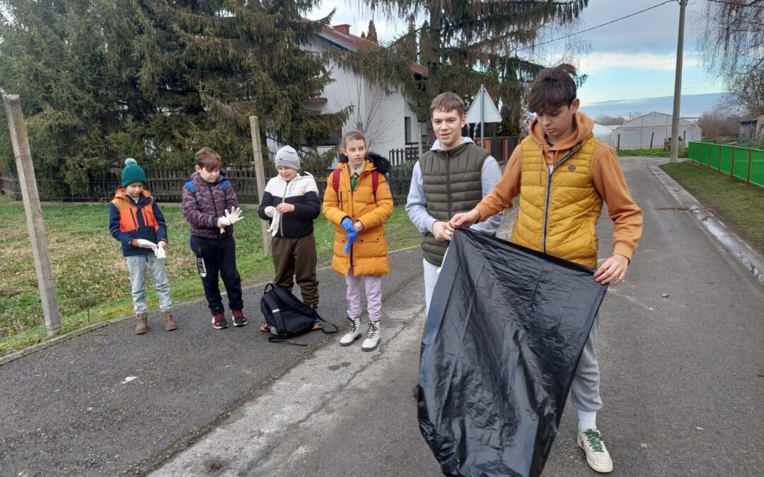 Tevékeny cserkészek / Izviđači na djelu