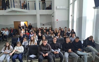 Biztonságos lépések a digitális világban / Sigurni koraci kroz digitalni svijet