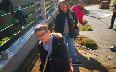 Tavaszi illatok lengedeznek a csúzai tagiskola udvarán / Miris proljeća u PŠ Suza