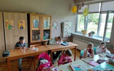 Anyák napi kreatív műhely Újbezdánban / Kreativna radionica povodom Majčinoga dana u PŠ Novi Bezdan
