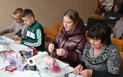 Kézműves foglalkozáson jártak a 6. osztályosok Kopácson / Šestaši sudjelovali na radionicama tradicijskih rukotvorina u Kopačevu